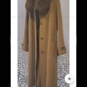 Elegant Brown Trench Coat with Fur Collar